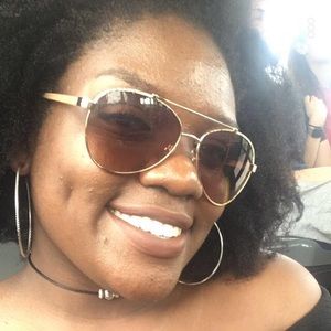 Meet your Posher, Kaithlyn